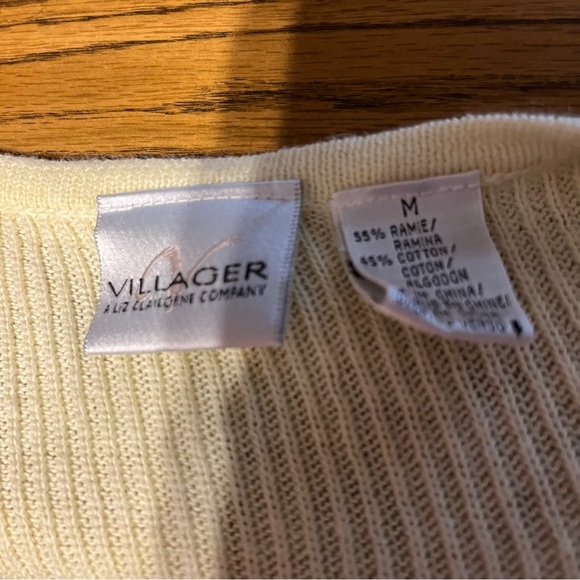 Vintage Villager Yellow Knit Top With Rose Embroidery - Picture 5 of 5